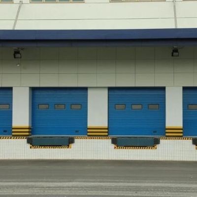 สีเคลือบอุตสาหกรรมประตูเหนือศีรษะส่วนประตูท่าเรือเหล็กอลูมิเนียมอัลลอยด์