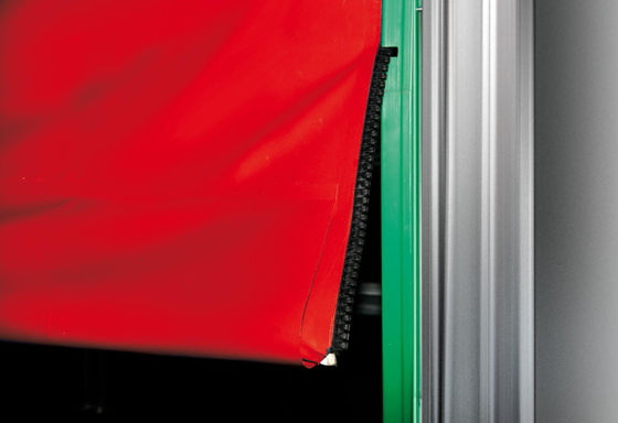 ประตูปิดเร็ว PVC กันน้ํา ความเร็วสูง-35 ถึง 65 องศาเซลเซียส จีน ห้องทํางานสะอาด ผ้า PVC ประตูม้วนเร็ว