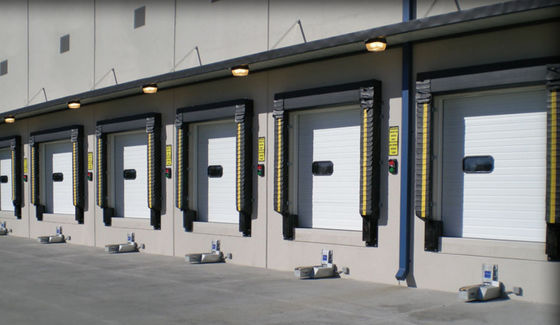 Extended Loading Dock Shelters PVC Weatherproof สำหรับคลังสินค้าและโลจิสติกส์