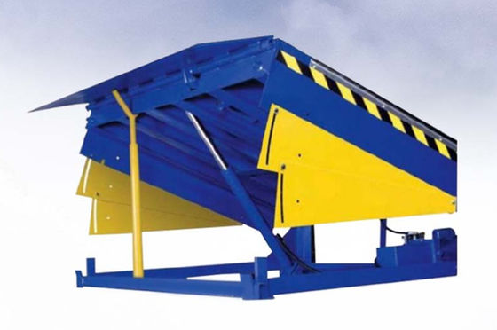 รางความปลอดภัย Mechanical Loading Dock Leveler With Galvanized Mobile Forklift Yard Ram