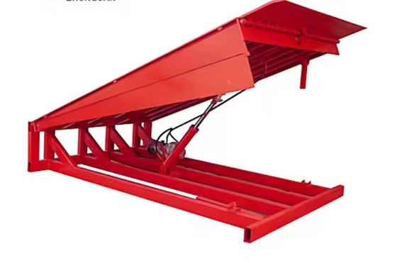 เครื่องปรับระดับ Dock Loading แบบไฟฟ้าที่สามารถปรับแต่งได้ พร้อมเครื่องควบคุมปุ่มกด