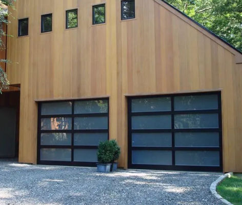 ประตูส่วนกลางอัลลูมิเนียมเคลือบผงขาวทันสมัย พร้อมกันเสียง Modern Vertical Bi Folding Sliding