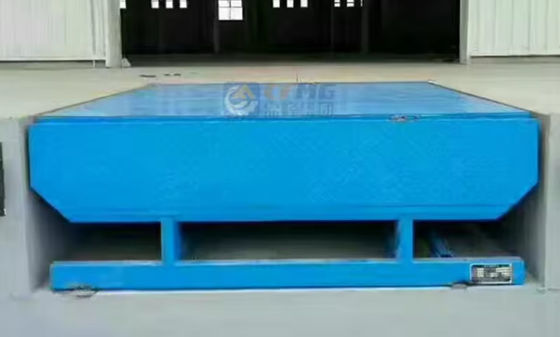 ปรับปรุงความปลอดภัย Loading Dock Leveler กับการควบคุมปุ่มดันและความปลอดภัย Curbs Logistics