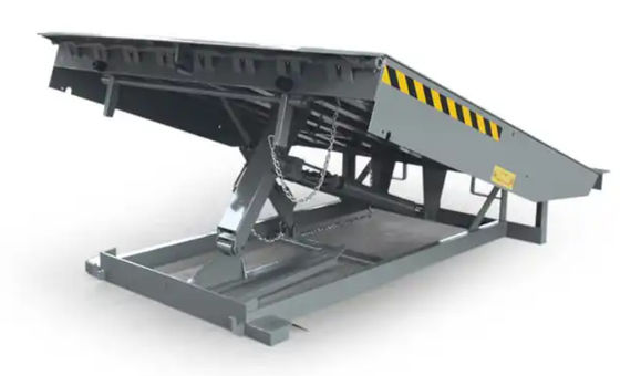 ความสูงของตึกที่สามารถปรับแต่งได้ เครื่องบรรทุกเครื่อง Mechanical Loading Dock Leveler ความจุ 10 000-20 000 Lbs พร้อมการติดตั้งในสถานที่