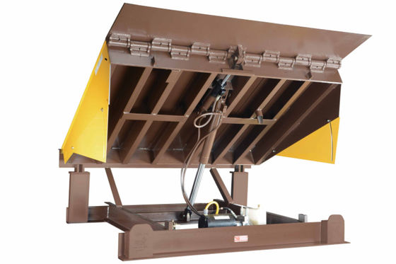 ห้างสรรพการ อัตโนมัติ Dock Plate Dock Door Levelers 25000-40000LBS การออกแบบที่ปลอดภัย ปรับขนาดแพลตฟอร์ม