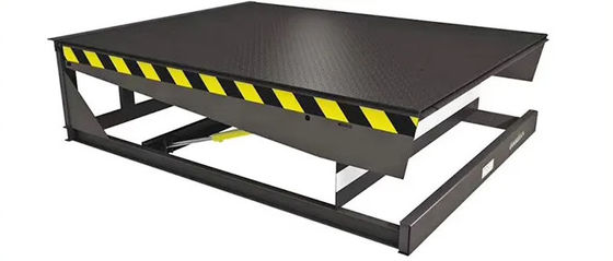 หัวหินหนัก ห้างหุ้น อัตโนมัติ Dock Plates Dock Door Levelers 25000-40000LBS การออกแบบที่ปลอดภัยสําหรับการดําเนินงาน Dock ความจุ