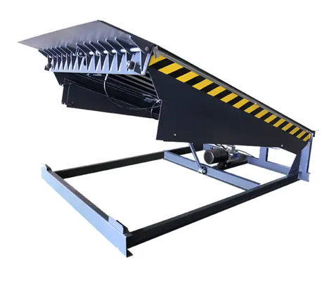 เครื่องจักรกลโรงงาน อัตโนมัติ Dock Plates Dock Door Levelers 25000-40000LBS การออกแบบที่ปลอดภัยสําหรับอุตสาหกรรม