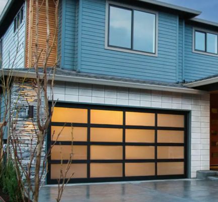 สไตล์การออกแบบที่ทันสมัย ความแน่นต่อน้ํา อัตโนมัติ สีดํา อลูมิเนียม Frosted กระจกโปร่ง ประตูโรงรถ