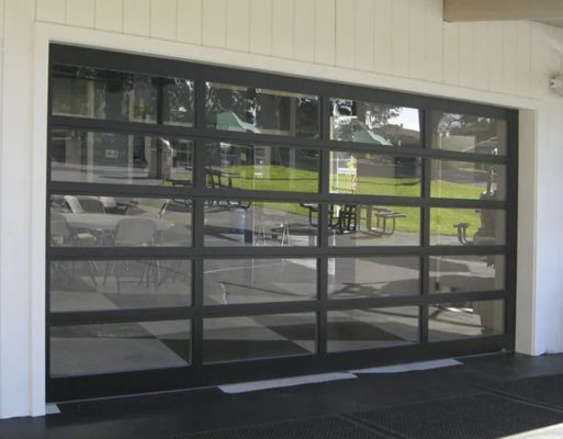 โมเดิร์น สีดํา อลูมิเนียมแกรมหรู กระจกกระชับกระจกกระจกกระจก ประตูโรงรถไฟฟ้าแบบชุดมือหรือเปิดอัตโนมัติ