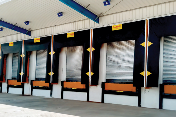 จีนซัพพลายเออร์ ดีไซน์ใหม่ สปองก๊าบ Dock Seal Dock Door Shelter ออกแบบมาเพื่อการดําเนินงานโหลด dock และความทนทานต่ออากาศ