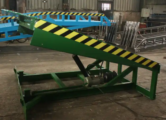 Customized As Order Galvanized Dock Door Levelers Workshop Automatic Dock Plate 25000-40000LBS Safe Design Ensuring Operation