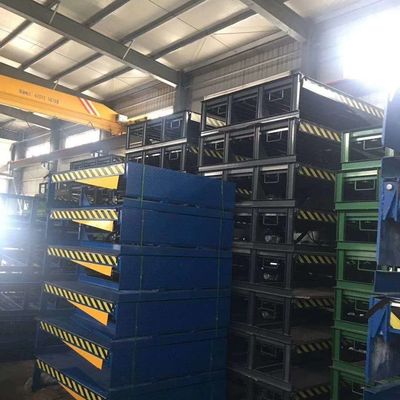 อัตโนมัติสินค้า 8000KG สถาน Hydraulic Integrated Loading Dock Leveler