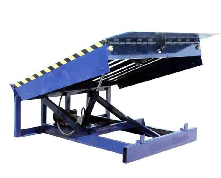 ปรับแต่งความสูงของตู้เครื่องไฟฟ้า Dock Door Levelers Workshop ป้าย Dock อัตโนมัติ 25000-40000LBS การออกแบบที่ปลอดภัย