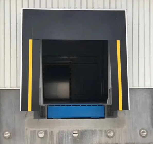 ที่กำบังท่าเรือแบบฟองน้ำของผู้ผลิตท่าเรือประตูอุตสาหกรรม ที่กำบังท่าเรือขนถ่ายสินค้าสำหรับสภาพแวดล้อมด้านโลจิสติกส์และคลังสินค้า ซึ่งให้โซลูชั่นการขนถ่ายสินค้า